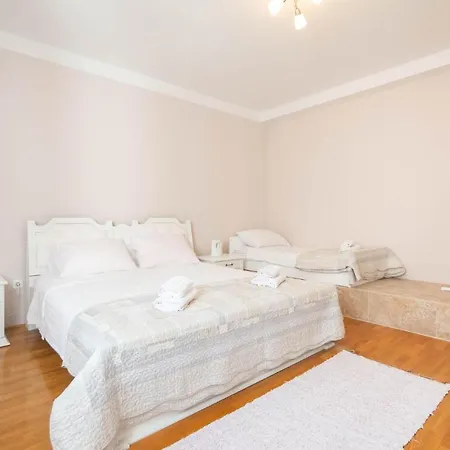 Awesome In With Wifi And 2 Bedrooms * Split