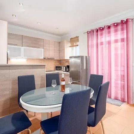 Awesome In With Wifi And 2 Bedrooms Apartman *