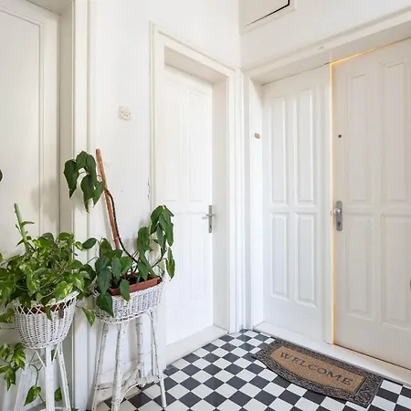 Awesome In With Wifi And 2 Bedrooms *