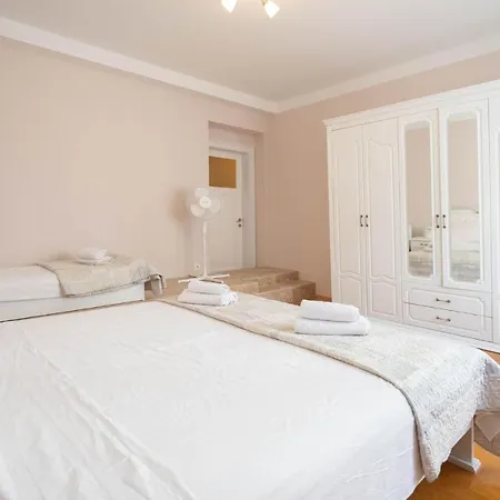 Awesome In With Wifi And 2 Bedrooms Split
