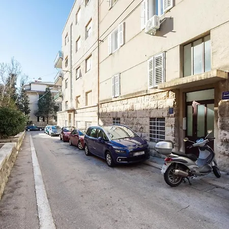 Awesome In With Wifi And 2 Bedrooms *