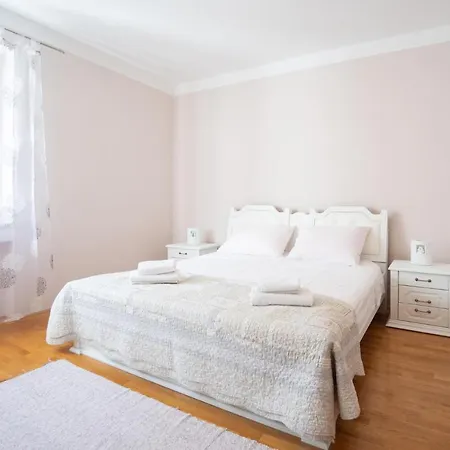 Awesome In With Wifi And 2 Bedrooms *